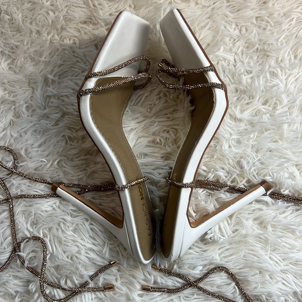 Fashion Nova Women’s Size 6-1/2 Sparkly Gold Strappy Heals - Picture 1 of 6